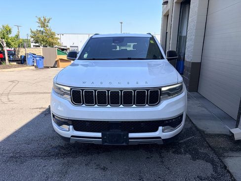 Used 2023 Jeep Wagoneer Series III w/ Preferred Equipment Group AWD/4WD image 2