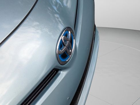 Used 2014 Toyota Prius Four image 25