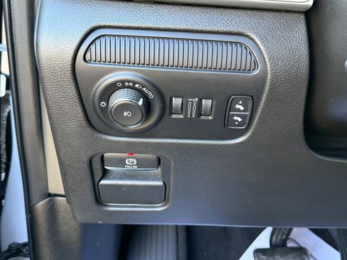 Used 2022 Jeep Wagoneer Series II AWD/4WD image 17