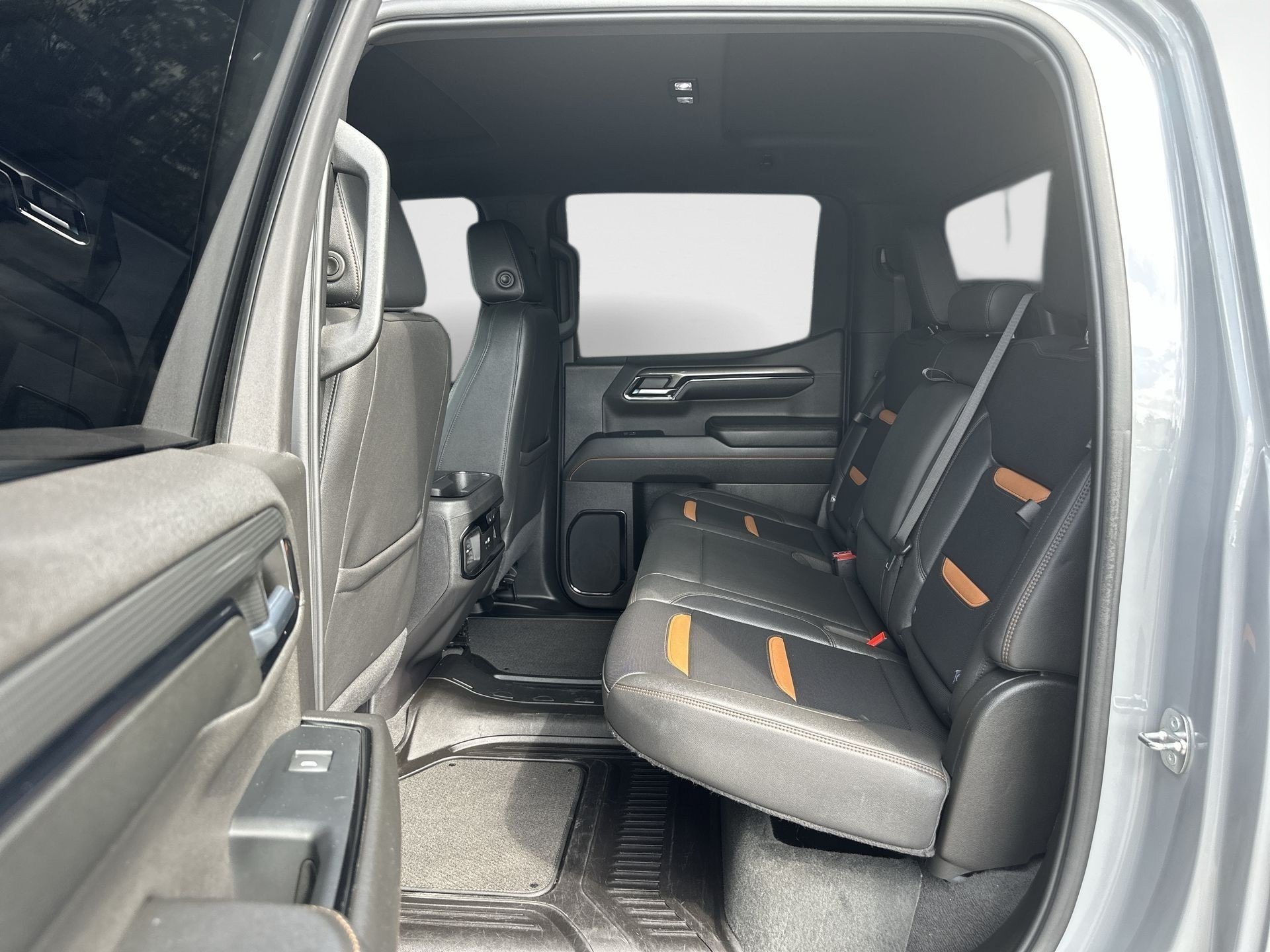 Used 2024 GMC Sierra 1500 AT4 w/ Technology Package AWD/4WD image 24