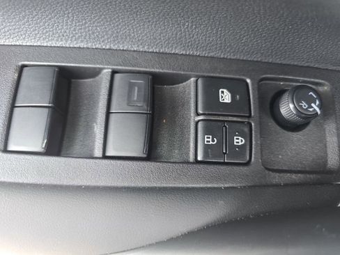 Certified 2025 Toyota Corolla SE image 28