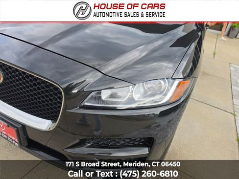 Used 2017 Jaguar F-PACE Premium AWD/4WD image 9