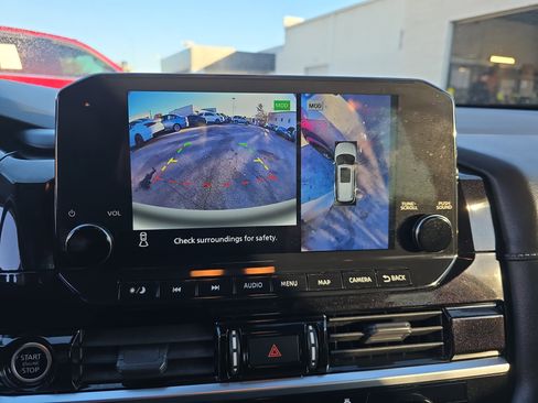 Used 2022 Nissan Pathfinder SL w/ SL Black Package image 26