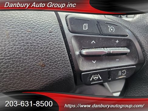 Used 2022 Hyundai Kona SEL image 18