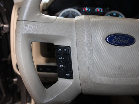 Used 2011 Ford Escape XLS w/ 101A Rapid Spec Order Code FWD image 16