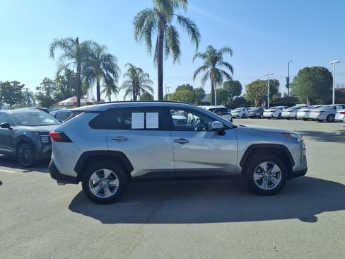 Used 2025 Toyota RAV4 LE AWD/4WD image 7