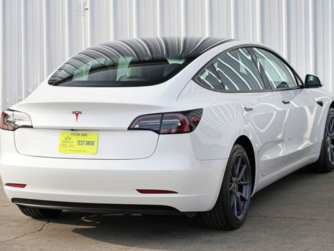 Used 2021 Tesla Model 3 Standard Range Plus image 52
