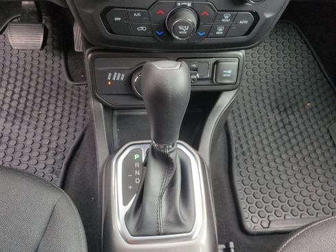 Used 2022 Jeep Renegade Sport w/ Sport Appearance Group AWD/4WD image 14
