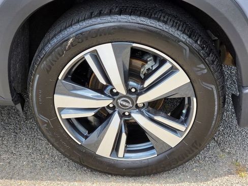 Used 2024 Nissan Rogue SL AWD/4WD image 15