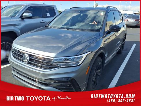 Used 2024 Volkswagen Tiguan SE R-Line image 1