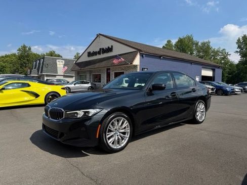 Used 2023 BMW 330i xDrive Sedan w/ Premium Package AWD/4WD image 3
