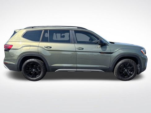 Certified 2025 Volkswagen Atlas Peak Edition SE AWD/4WD image 12