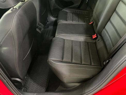 Used 2019 Volkswagen Golf R 4-Door image 21