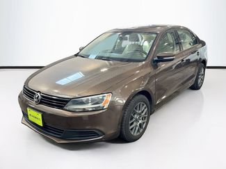 Used 2011 Volkswagen Jetta SE FWD video 1