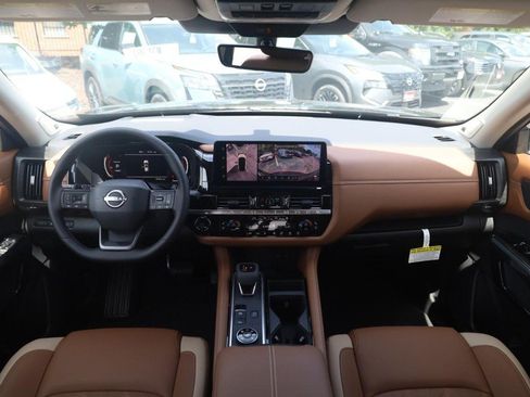 New 2026 Nissan Pathfinder Platinum AWD/4WD image 7