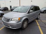 Used 2015 Chrysler Town & Country Touring-L w/ Driver Convenience Group image 2