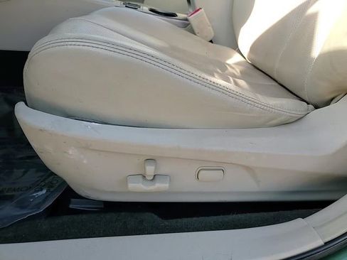 Used 2012 Subaru Outback 3.6R Limited w/ Moonroof Pkg image 15