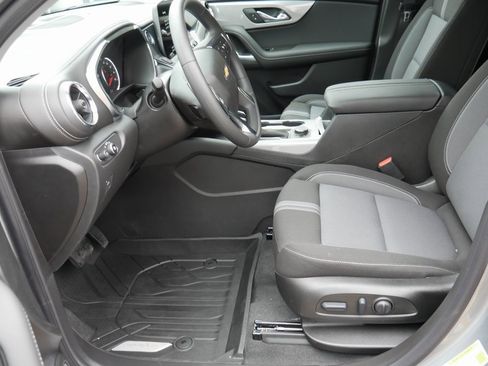 New 2025 Chevrolet Blazer LT w/ Midnight/Sport Edition image 8