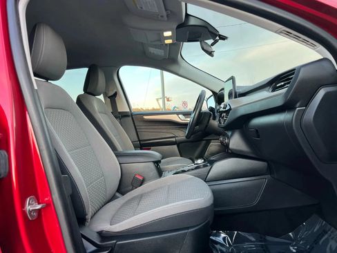 Used 2021 Ford Escape SE w/ SE Sport Appearance Package AWD/4WD image 17