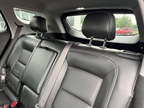 Used 2022 GMC Terrain SLT AWD/4WD image 4