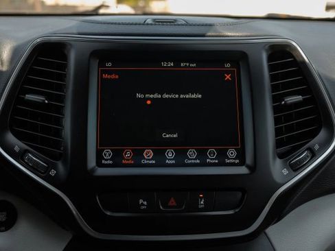 Used 2021 Jeep Cherokee Latitude Lux w/ Sun & Sound Group image 27