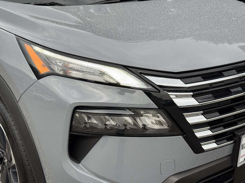 Certified 2026 Nissan Rogue SV AWD/4WD image 10