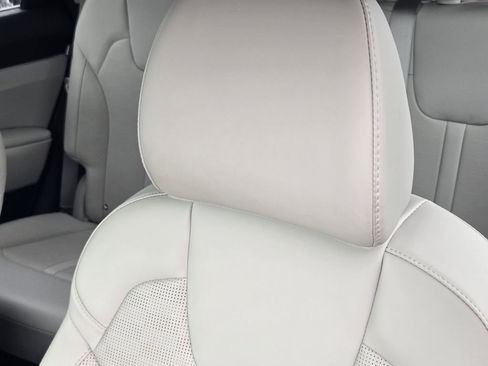 Certified 2025 Kia Sorento S w/ Panoramic Sunroof Package FWD image 13