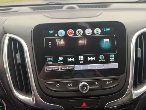 Used 2018 Chevrolet Equinox Premier image 12