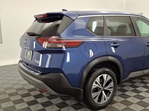 Used 2022 Nissan Rogue SV w/ SV Premium Package image 4