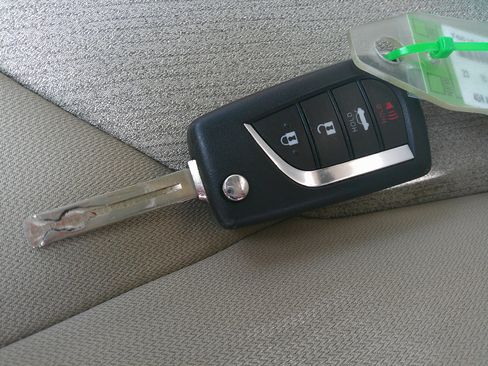 Used 2023 Toyota Camry LE image 39