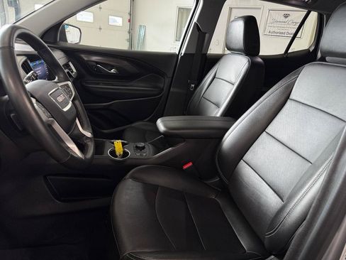 Used 2024 GMC Terrain SLT AWD/4WD image 8