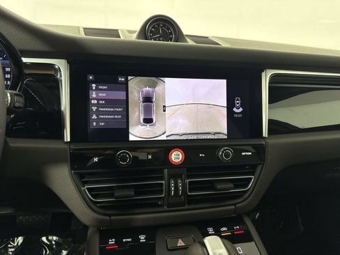 Certified 2024 Porsche Macan AWD/4WD image 30