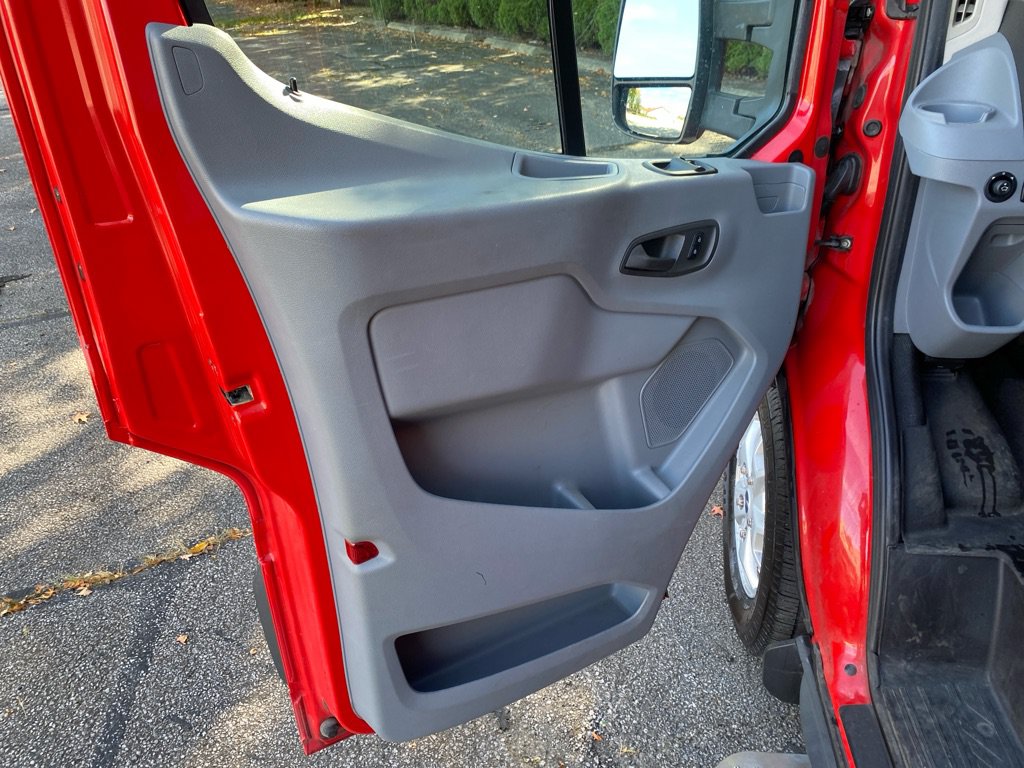 Used 2016 Ford Transit 150 XL RWD image 10