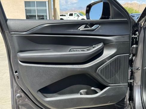 New 2025 Jeep Grand Cherokee L Altitude image 28