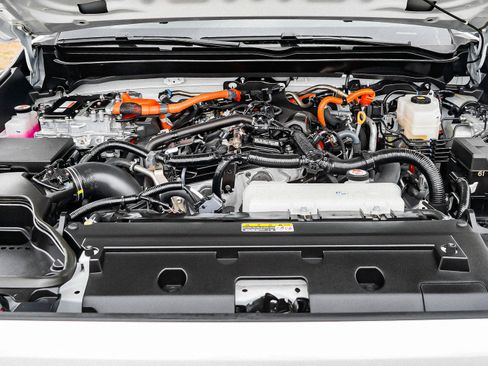 Certified 2025 Toyota Tacoma TRD Sport w/ TRD Sport Upgrade Package image 17