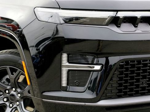 New 2026 Jeep Grand Wagoneer Limited w/ Premium Group II image 3