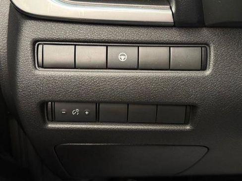 Certified 2021 Nissan Rogue SV image 26