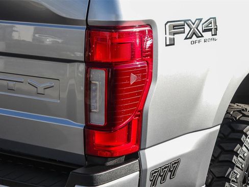 Used 2022 Ford F350 Lariat w/ Black Appearance Package image 11