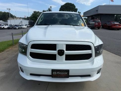 Used 2019 RAM 1500 Express w/ Express Value Package AWD/4WD image 3