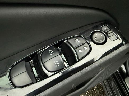 New 2025 Nissan Altima 2.5 SL image 21