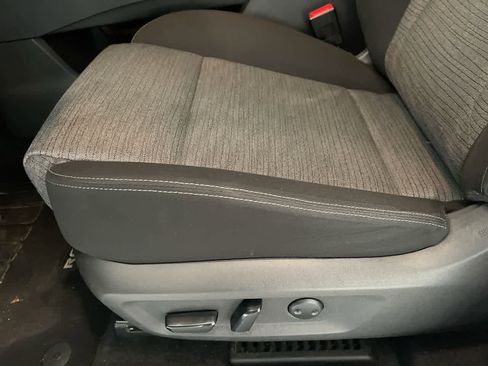 Used 2023 Nissan Rogue SV image 12