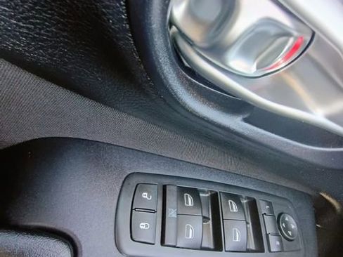 Used 2016 Jeep Cherokee Sport w/ Cold Weather Group image 28