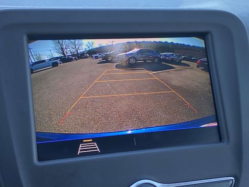 Used 2020 Chevrolet Equinox LT w/ Driver Convenience Package image 17