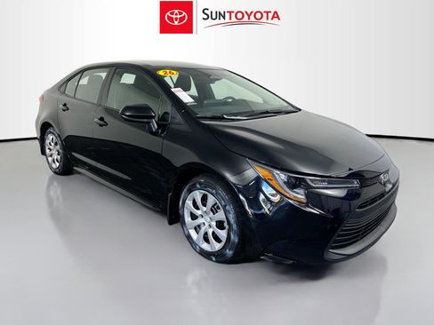 Used 2026 Toyota Corolla LE FWD image 1
