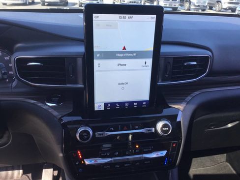 Used 2022 Ford Explorer Limited w/ Limited Technology Package image 8