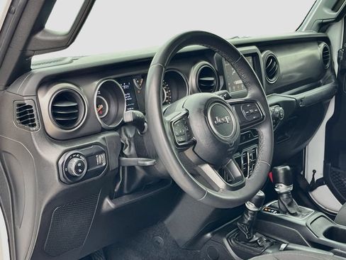 Used 2023 Jeep Gladiator Sport AWD/4WD image 9