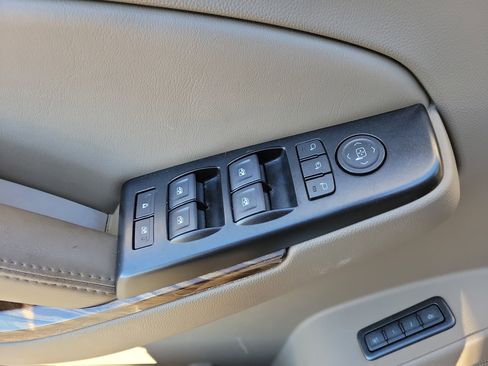 Used 2019 GMC Yukon SLT w/ Open Road Package image 8