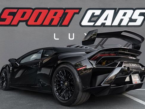 Used 2022 Lamborghini Huracan STO image 9