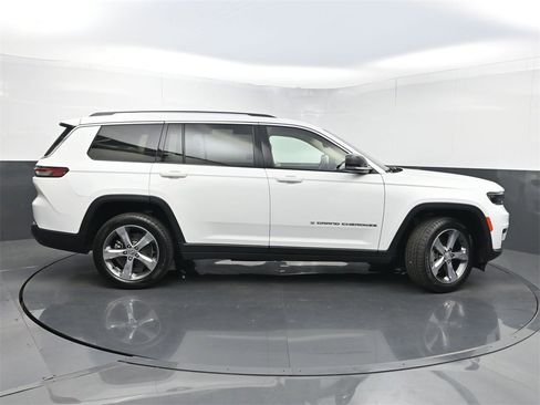 Used 2022 Jeep Grand Cherokee L Limited image 48