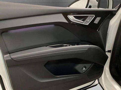 Used 2024 Audi Q4 e-tron Prestige image 15